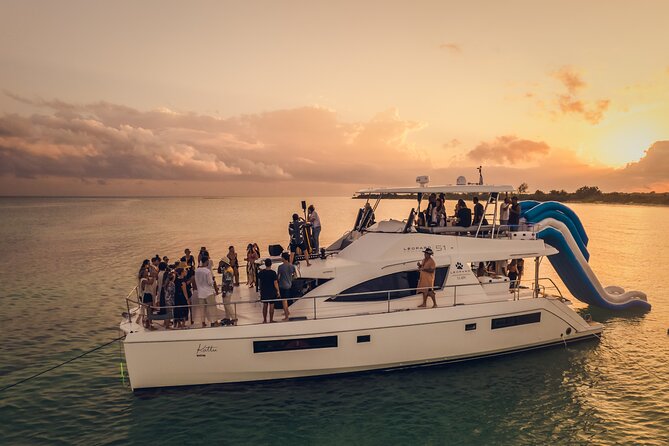 Tulum All Inclusive DJ Party – 51' Leopard PowerCat 4h - Food and drinks: premium a la carte plus unlimited open bar