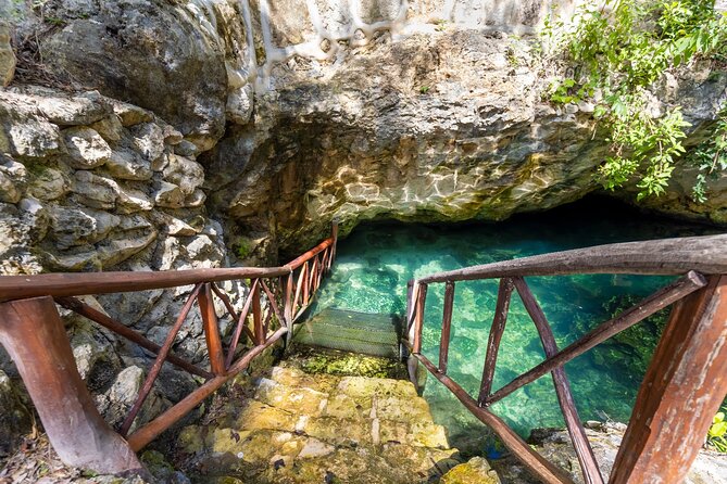 Tulum Mayan Ruins GPS Self-Guided Walking Audio Tour - Entering Tulum ruins with a GPS-based “story route”