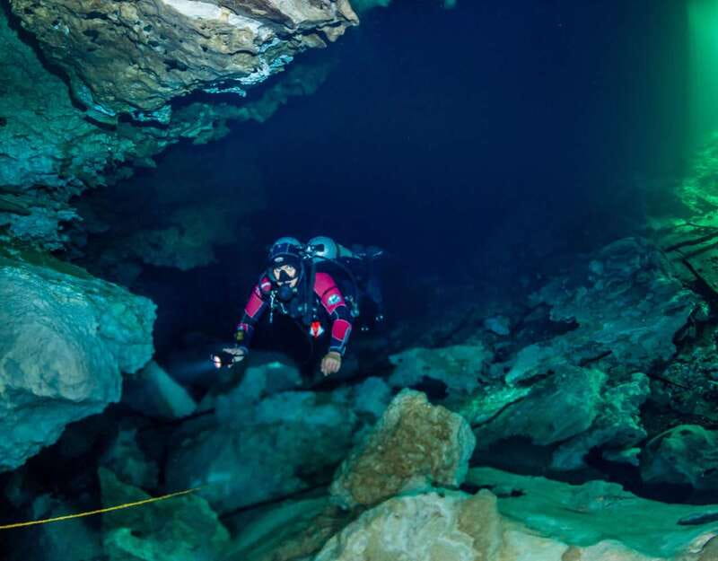 Tulum : Scuba in 2 cenotes including a deep one Pit Dos Ojos - Safety in cavern conditions: what the small details actually mean
