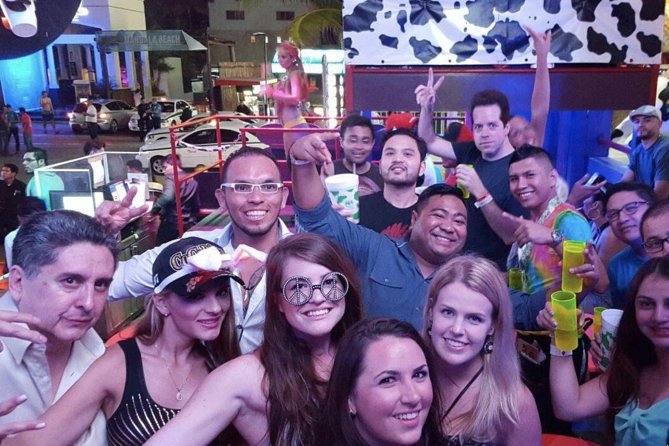 VIP Nightclub Tour in Playa del Carmen - How the night flows: Playacrawl and the 3-venue rhythm