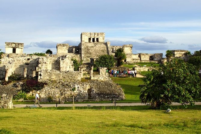VIP Tulum Private Tour - Tulum Archaeological Site: 90 minutes with guide help and self-time